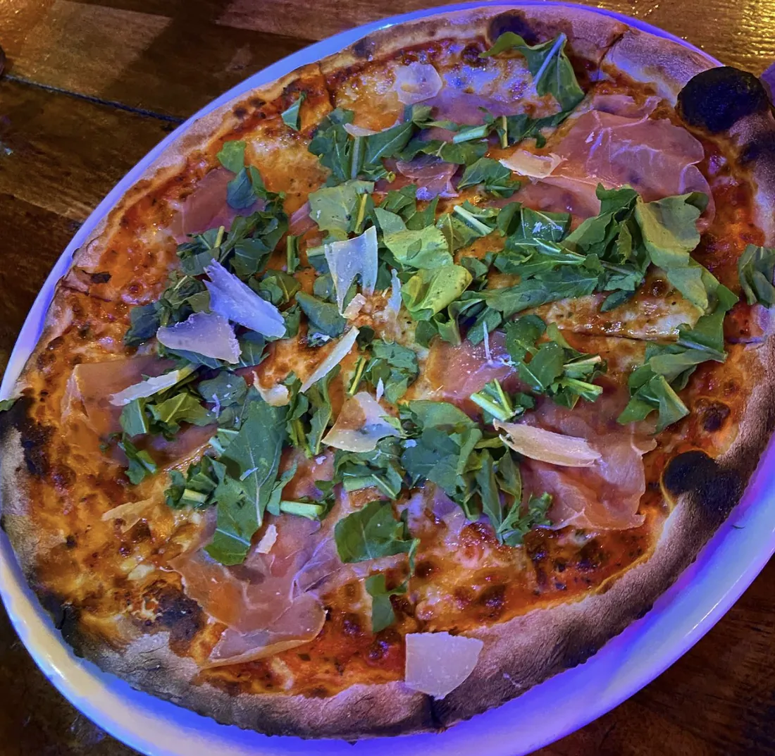 Prosciutto pizza